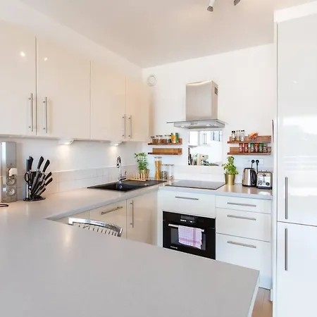 1bdr Flat With A Sea View/terrace, Parking & Wifi ニース
