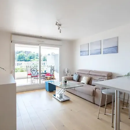アパート 1bdr Flat With A Sea View/terrace, Parking & Wifi ニース