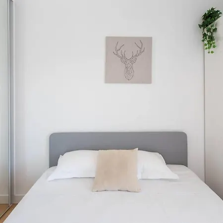 アパート 1bdr Flat With A Sea View/terrace, Parking & Wifi ニース